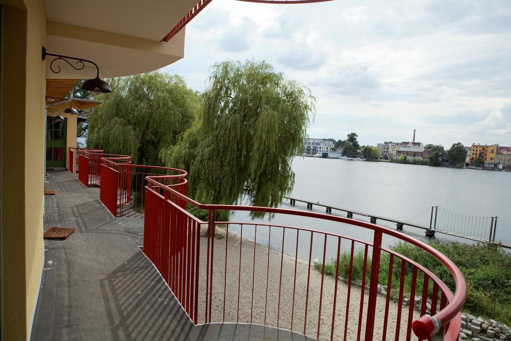 Seminar- Und Gaestehaus Flussbad Gartenstrasse Berlin Extérieur photo
