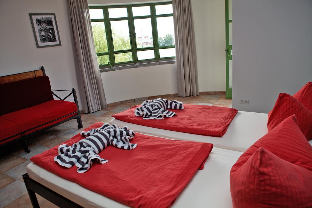 Seminar- Und Gaestehaus Flussbad Gartenstrasse Berlin Chambre photo