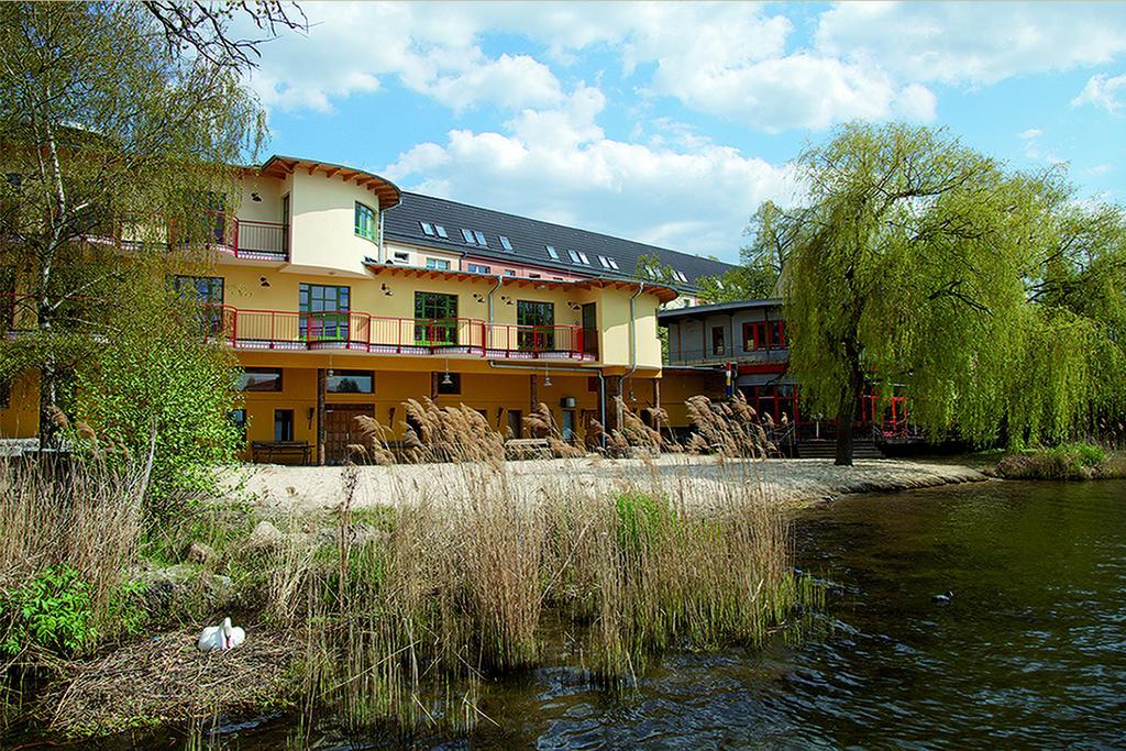 Seminar- Und Gaestehaus Flussbad Gartenstrasse Berlin Extérieur photo